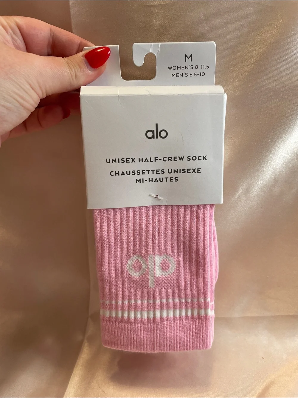 ALO Yoga Unisex Half-Crew Throwback Sock Limited Edition Candy Heart Pink/White